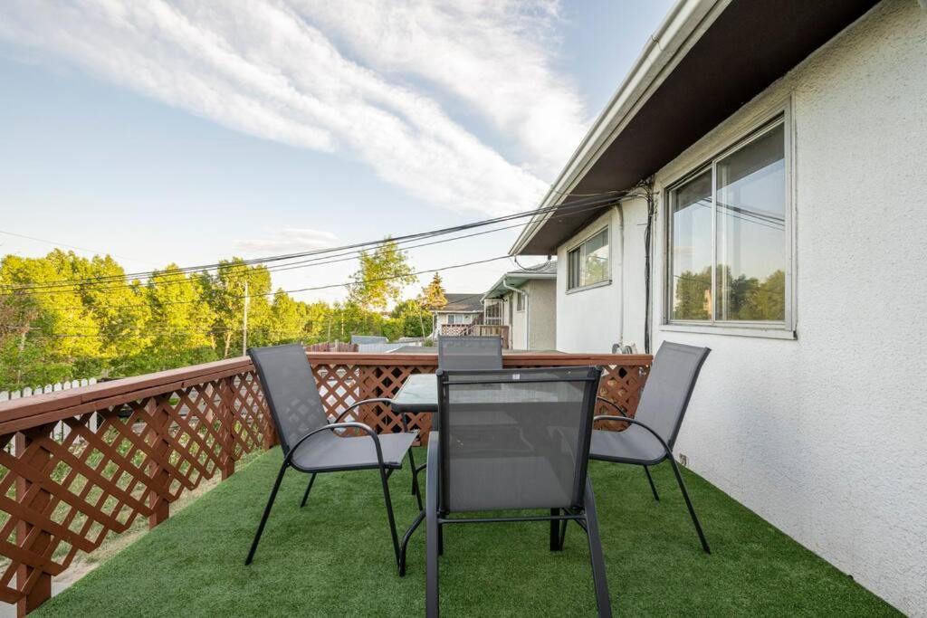 Highland Park Cozy Daire YYC Dış mekan fotoğraf